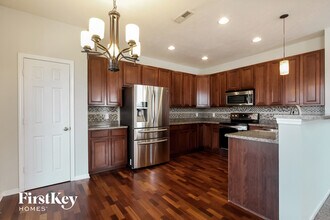 12410 Guy Way in Indianapolis, IN - Foto de edificio - Building Photo