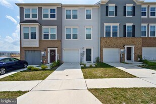 56 Stembogan Ct in Charles Town, WV - Building Photo