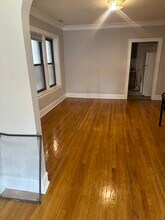 8009 S Phillips Ave, Unit 2 in Chicago, IL - Building Photo - Building Photo