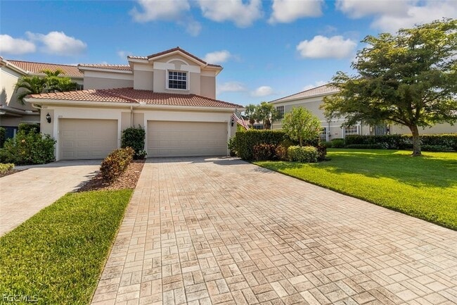 9205 Belleza Way, Unit 203 in Ft. Myers, FL - Building Photo - Building Photo