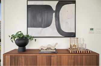 98-10 63rd Rd in Queens, NY - Foto de edificio - Building Photo