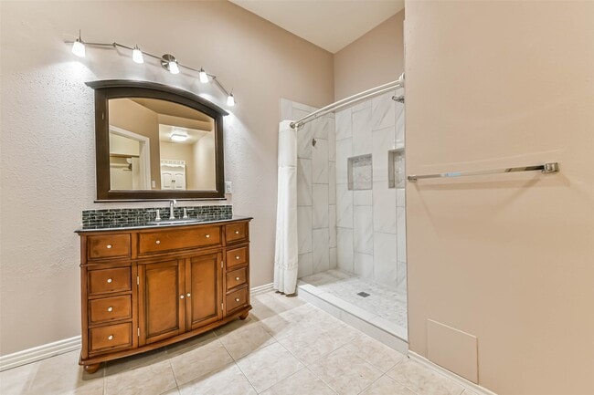 property at 3327 S Country Meadows Ln