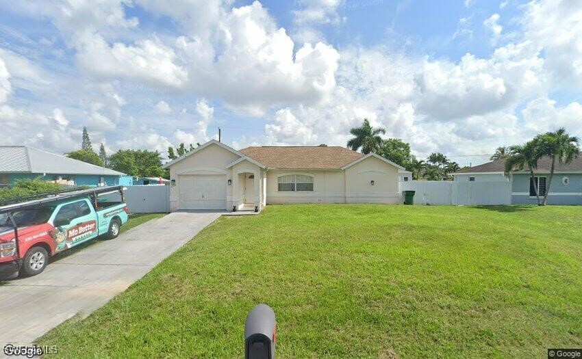 5300-5317 17th Ave SW in Naples, FL - Building Photo