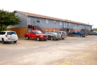 Crossroad Terrace in Farmersville, TX - Building Photo - Building Photo