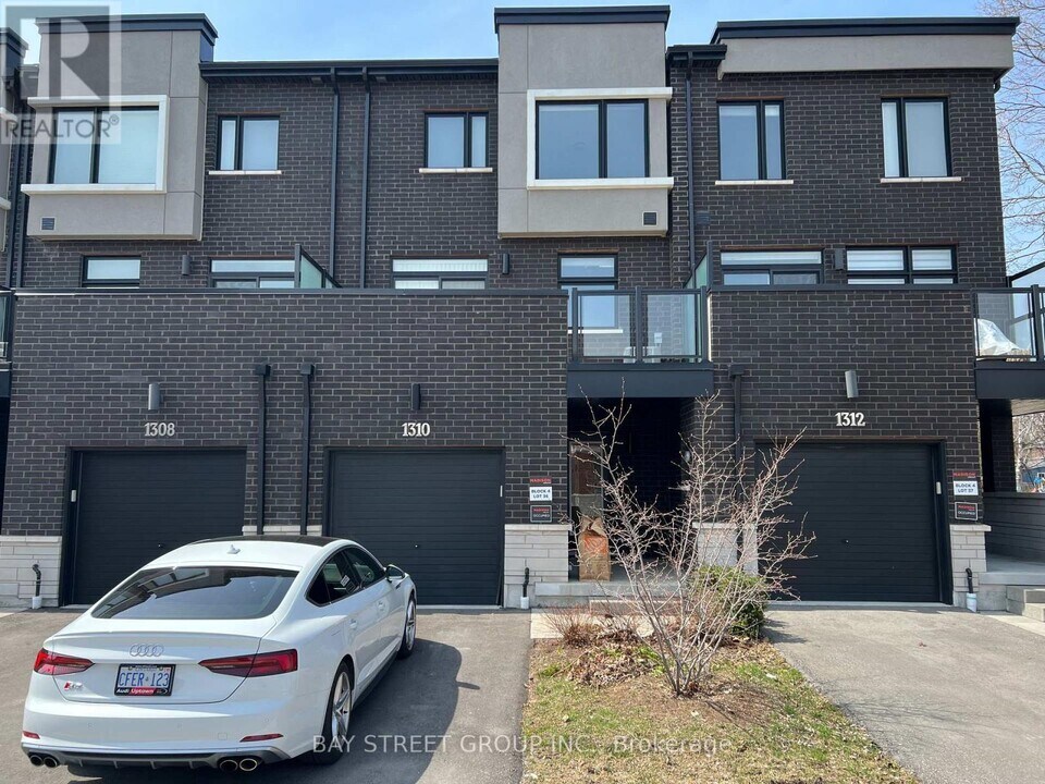 1310 Gull Crossing in Pickering, ON - Building Photo