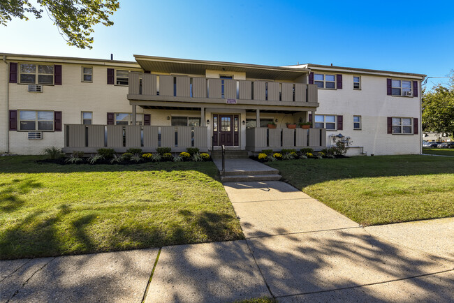 The Commons at Fallsington in Morrisville, PA - Building Photo - Building Photo