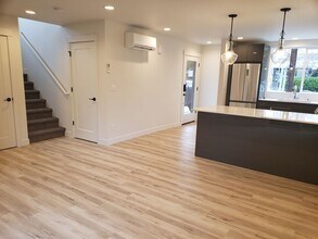 2515 NE 54th St in Seattle, WA - Building Photo - Building Photo