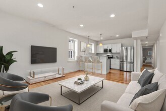 236 E St, Unit 1 in Boston, MA - Building Photo - Building Photo