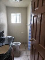 1200 W 36th St, Unit 5 bedroom in Los Angeles, CA - Building Photo