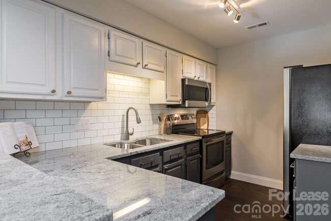 property at 5001 Sharon Rd