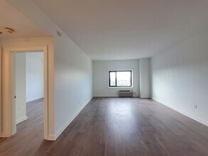 1 Carriage City Plz in Rahway, NJ - Foto de edificio - Building Photo