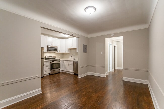 2435 W Rosemont Ave in Chicago, IL - Building Photo - Building Photo