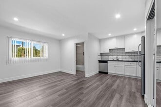 1240 W 29th St in Los Angeles, CA - Building Photo - Building Photo