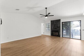 7800 Turquoise Trail in Austin, TX - Building Photo - Building Photo