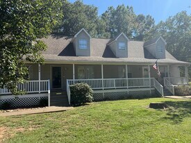 800 Mountain View Ct, Unit B in Greer, SC - Building Photo