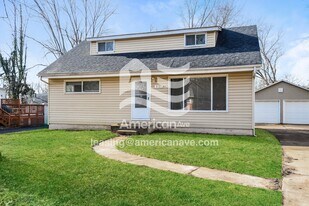 8520 Jacklin Ave in Hazelwood, MO - Building Photo