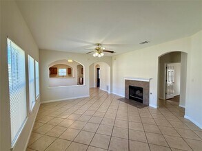 702 Estancia Way in Leander, TX - Building Photo - Building Photo