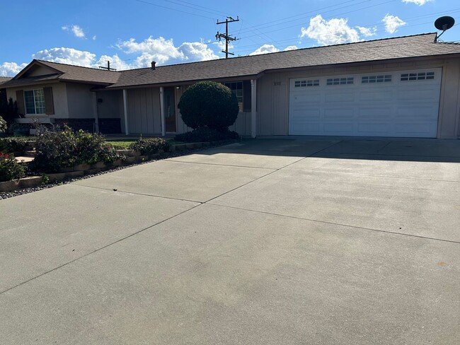 30081 Thornhill Dr in Menifee, CA - Building Photo - Building Photo