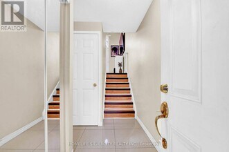 25 Briar Path in Brampton, ON - Building Photo - Building Photo
