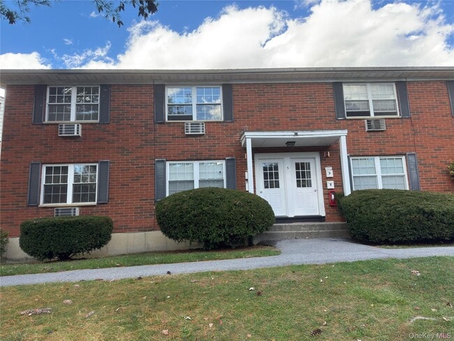 property at 5 Wildwood Dr