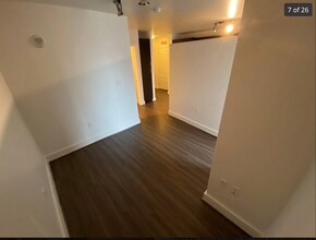 101 W 4th St, Unit 1801 in Boston, MA - Building Photo - Building Photo