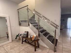 10233 NW 89th Terrace in Doral, FL - Building Photo - Building Photo