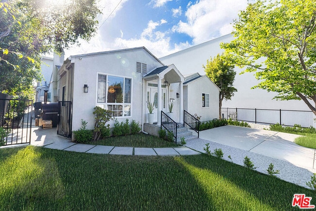 1417 Edris Dr in Los Angeles, CA - Building Photo - Building Photo