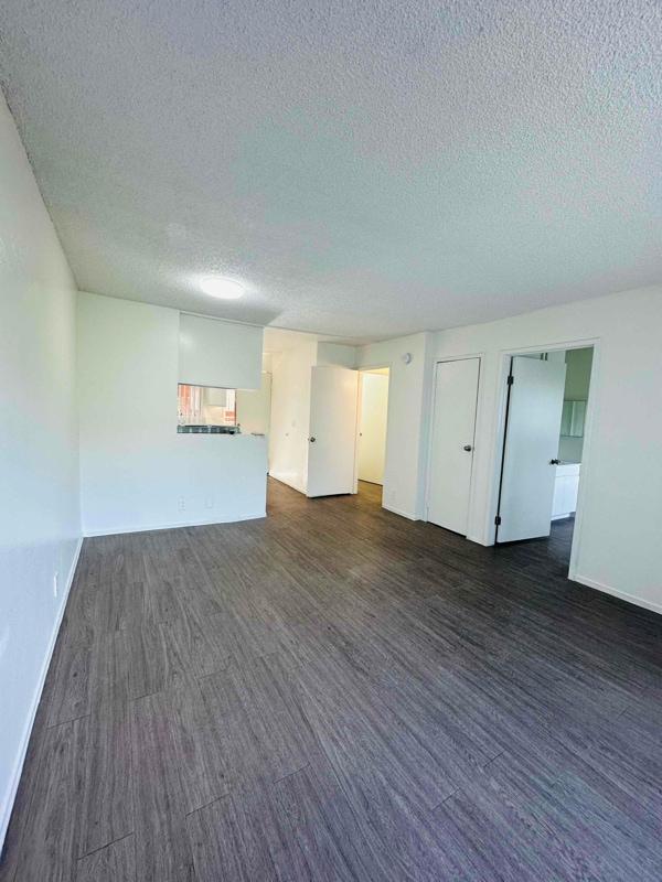 property at 4688 Huntington Dr S