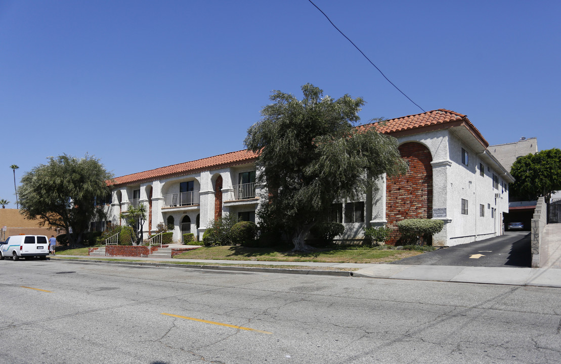 Casa De Lomita Apartments in Glendale, CA - Building Photo