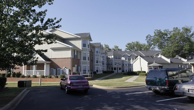 Laurel Oaks in Greenville, SC - Foto de edificio - Building Photo