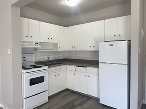 Sorrento Manor in Edmonton, AB - Building Photo - Building Photo