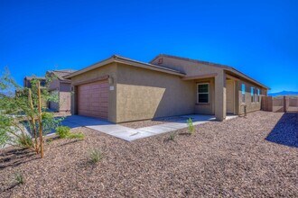 6875 E Paseo De Villalobos in Tucson, AZ - Building Photo - Building Photo