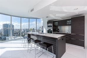200 Biscayne Boulevard Way, Unit # 3102 in Miami, FL - Foto de edificio - Building Photo