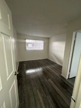 4688 Huntington Dr-Unit -215 in Los Angeles, CA - Building Photo - Building Photo