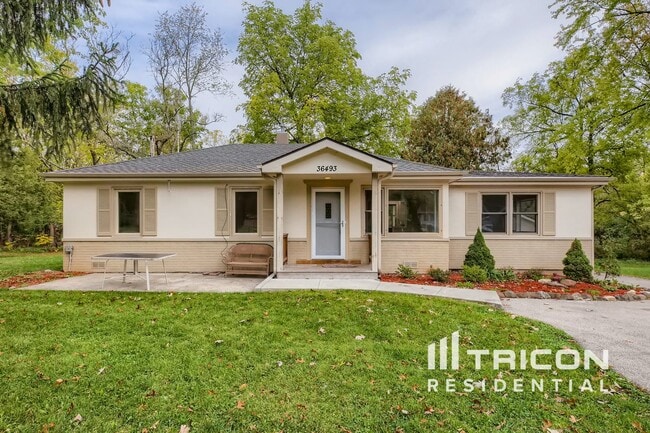 36493 N Hawthorne Ln in Ingleside, IL - Building Photo - Building Photo