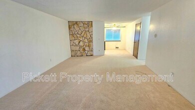 2870 SE Colusa Ave in Port Orchard, WA - Building Photo - Building Photo