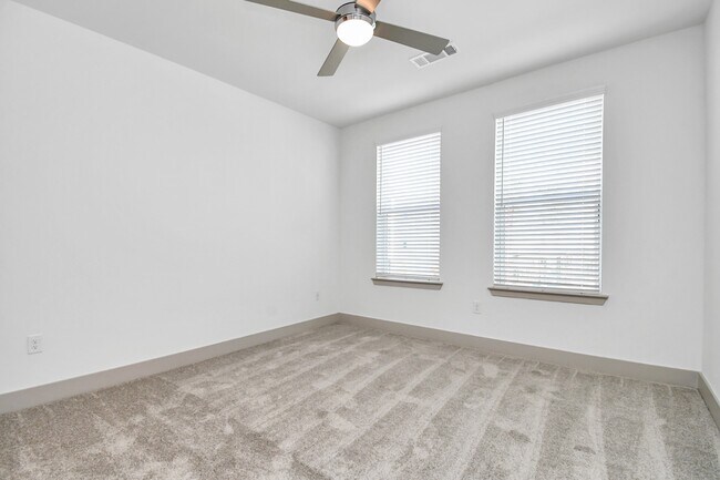 2020 Grandway Dr in Katy, TX - Building Photo - Building Photo