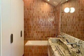 1000 Myra Ave in Los Angeles, CA - Building Photo - Building Photo