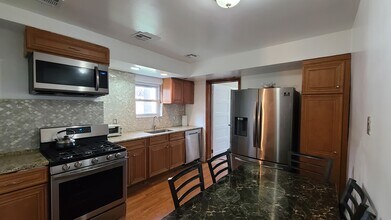 476 GREGORY Ave in Weehawken, NJ - Foto de edificio - Building Photo