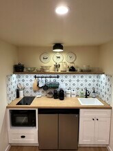 13223 5th Ave SW, Unit B in Burien, WA - Building Photo - Building Photo