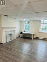 457 Dundas St in Woodstock, ON - Building Photo