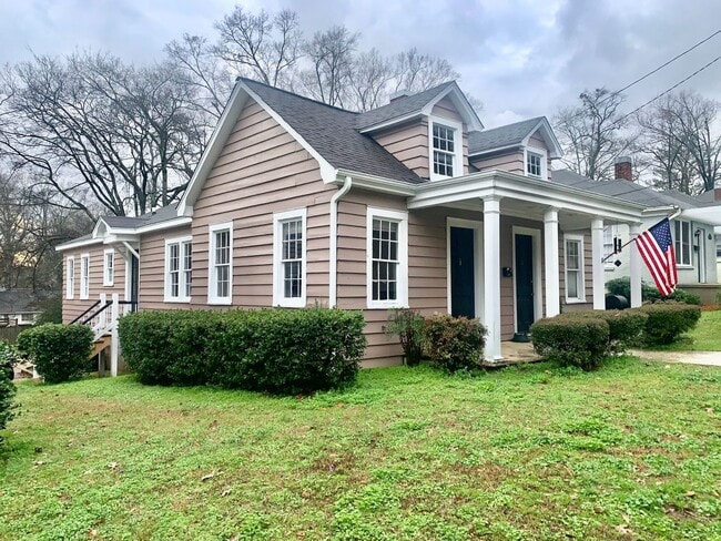 405 N Madison St in Tupelo, MS - Building Photo - Building Photo