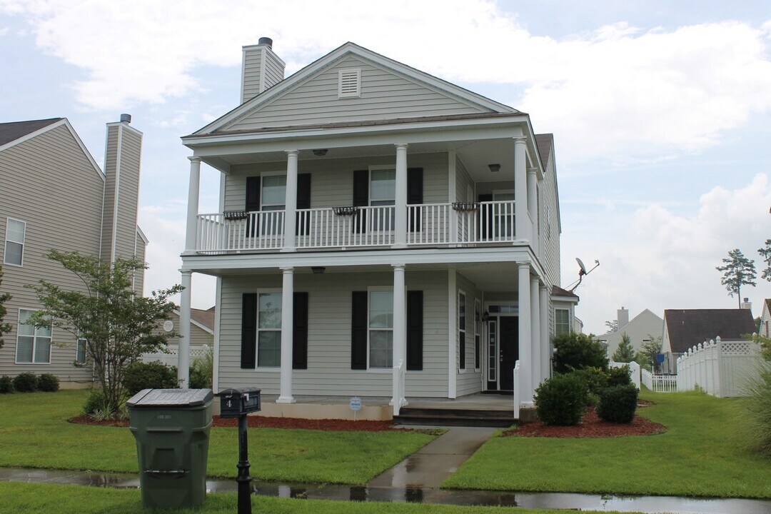 4 Greatwood Way in Savannah, GA - Building Photo