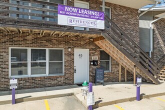 Residences on College Hill in Cedar Falls, IA - Foto de edificio - Building Photo