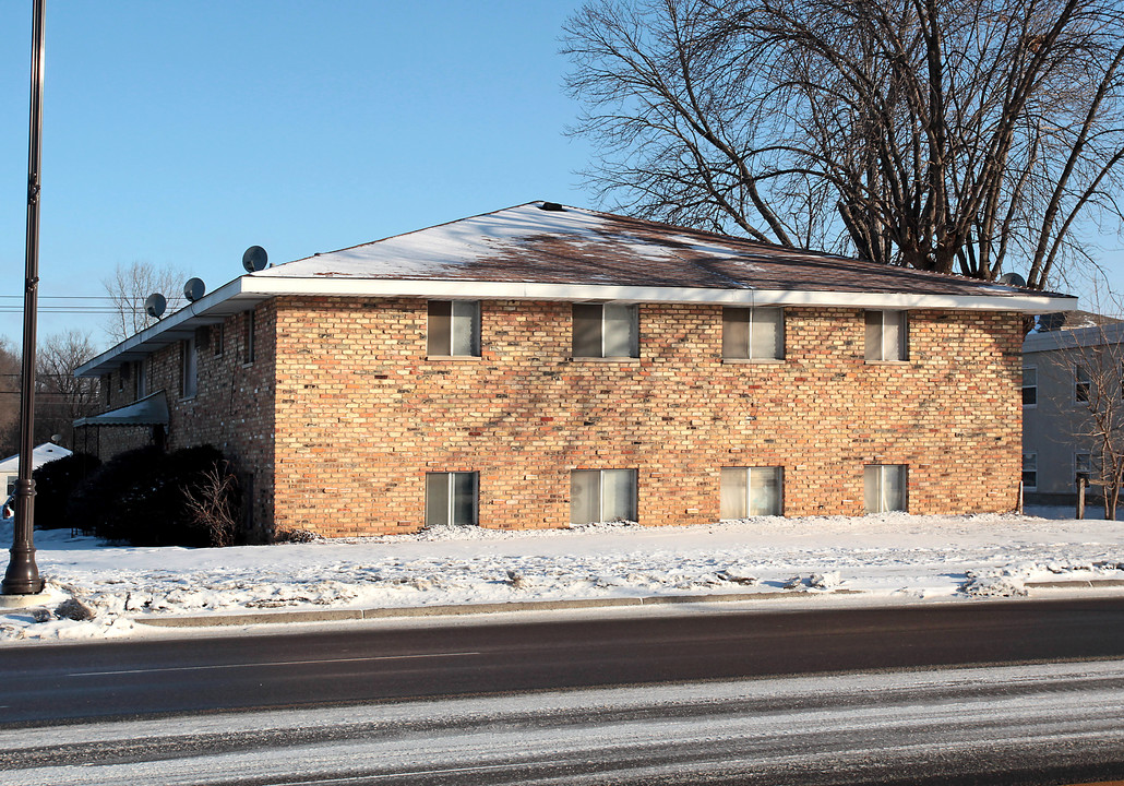 107 Prairie St S in Shakopee, MN - Building Photo