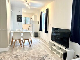 825 Euclid Ave in Miami Beach, FL - Building Photo