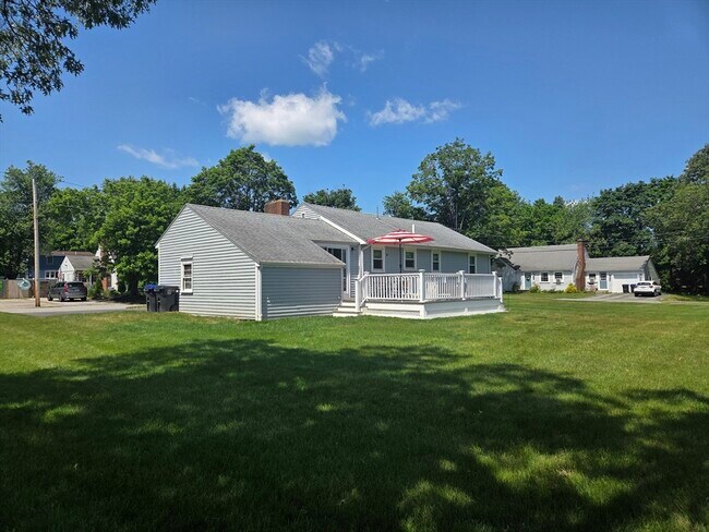 5 Mareldor St in Hudson, MA - Building Photo - Building Photo