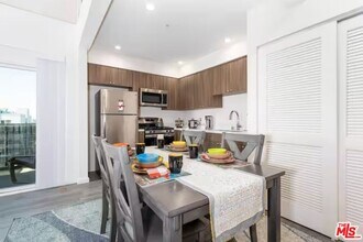 1019 S Catalina St in Los Angeles, CA - Building Photo - Building Photo