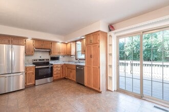 538 Berlin Dr in Versailles, KY - Building Photo - Building Photo