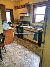 59 Quincy St, Unit 1 in Medford, MA - Foto de edificio - Building Photo